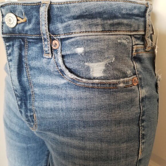 American Eagle Super Hi-Rise Flare Jeans - Picture 4 of 16